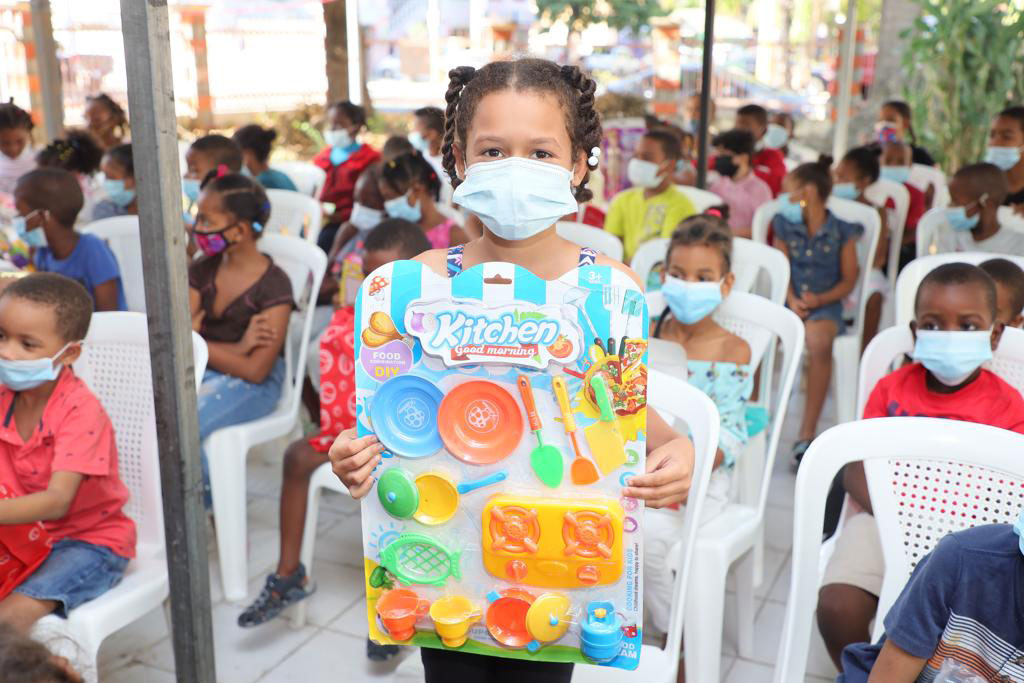 Fundación Avanzare regala juguetes a cientos de niños de  escasos recursos
